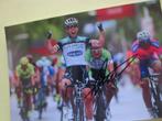wielerfoto 2013 team quick step  mark cavendish  signe, Sports & Fitness, Cyclisme, Comme neuf, Envoi