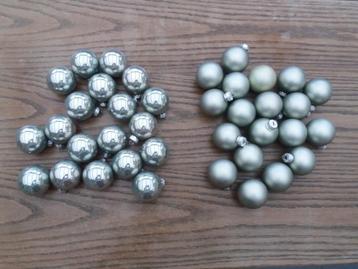 kerstballen beschikbaar voor biedingen