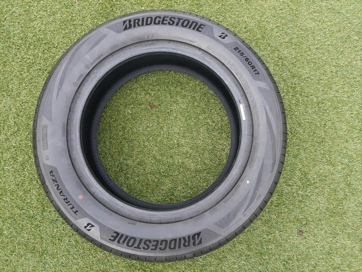 Nieuwe Bridgestone banden 215/60 R17, Auto-onderdelen, Banden en Velgen, Band(en), Zomerbanden, 17 inch, 215 mm, Personenwagen