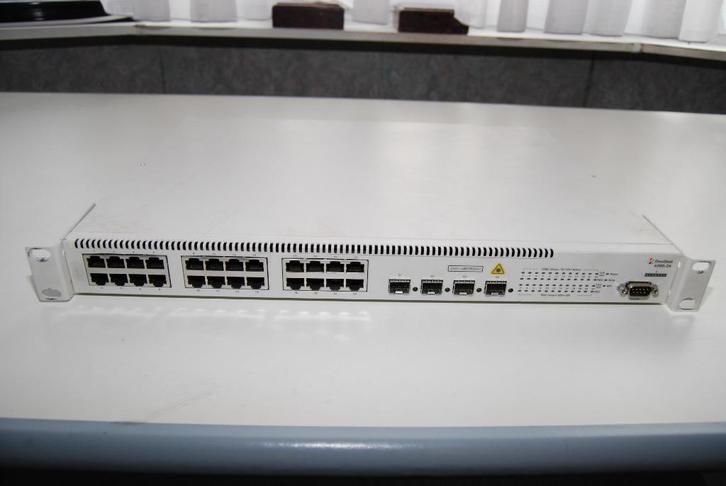 Alcatel Omnistack 6300 24-poort Gigabit Ethernet switch, Computers en Software, Netwerk switches, Gebruikt, Ophalen of Verzenden