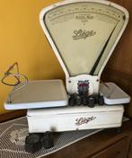 Vintage weegschaal + gewichten Putzeys&Mélot in goede staat, Ophalen, Zo goed als nieuw, Winkelweegschaal, Analoog