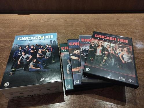 Chicago Fire Seizoenen 1 2 3 4 in 1 box DVD, Cd's en Dvd's, Dvd's | Tv en Series, Zo goed als nieuw, Drama, Boxset, Alle leeftijden
