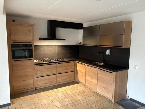 Moderne hoekkeuken-DIRECT BESCHIKBAAR+GEDEMONTEERD, Huis en Inrichting, Keuken | Complete keukens, Zo goed als nieuw, Hoekkeuken