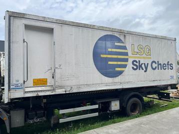 Geisoleerde laadbak van vrachtwagen beschikbaar voor biedingen