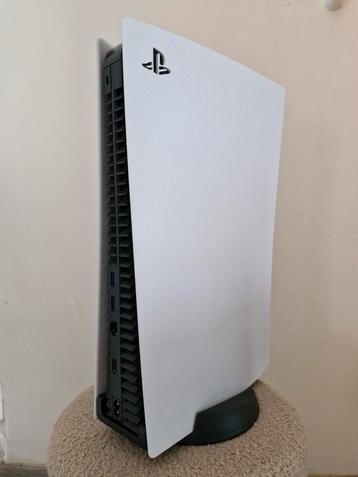 PlayStation 5 Disc Edition + 2 controllers + COD: BO6 beschikbaar voor biedingen
