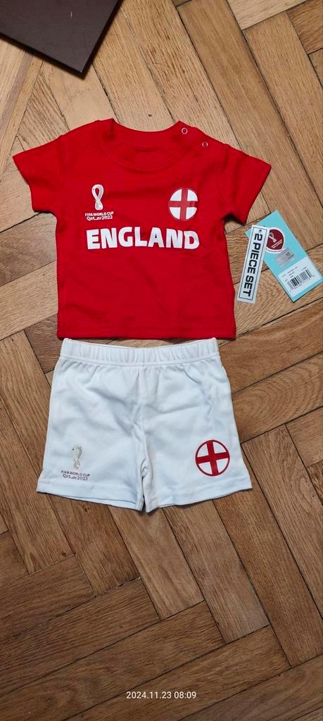 FIFA Ensemble T-shirt et Short - Enfants - 6/9 mois, Kinderen en Baby's, Babykleding | Maat 74, Nieuw, Jongetje of Meisje, Setje