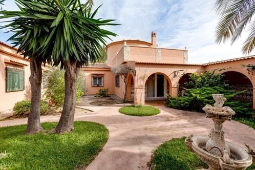 Villa individuelle avec garage et piscine, 5 chambres. Torre, Immo, Étranger, Espagne, Maison d'habitation, Autres