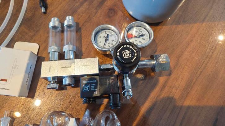Complete co2 set tot 2 aquarium's, Dieren en Toebehoren, Vissen | Aquaria en Toebehoren, Zo goed als nieuw, Ophalen