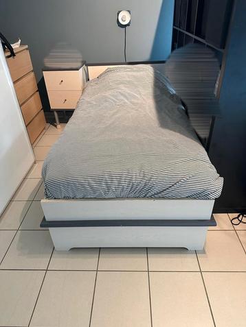 lit 1 pers.+matelas+sommier disponible aux enchères