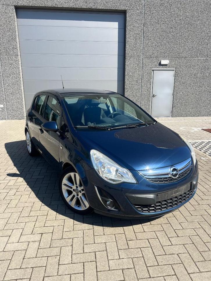 Opel corsa 1.2 benzine 67.000 km/1jaar garantie, Auto's, Opel, Particulier, Corsa, ABS, Airbags, Airconditioning, Bluetooth, Bochtverlichting