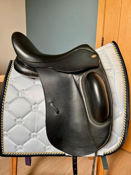 Dressuurzadel harry dabbs allure, Dieren en Toebehoren, Paarden en Pony's | Zadels, Zo goed als nieuw, Ophalen
