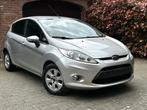 Ford Fiesta Titanium - DIESEL EURO 5/ÉCONOMIQUE/BLUETOOTH, Boîte manuelle, Argent ou Gris, Carnet d'entretien, Diesel