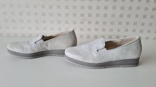GABOR : zilver/witte loafer in daim - SPLINTERNIEUW - 37, Kleding | Dames, Schoenen, Nieuw, Instappers, Overige kleuren, Ophalen of Verzenden