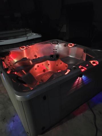 Caldera jacuzzi geneva beschikbaar voor biedingen