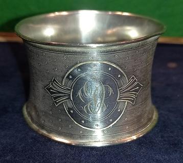 ANNEAU DE SERVIETTE EN ARGENT STERLING POINCON POIGNARD, Antiquités & Art, Enlèvement ou Envoi, Argent