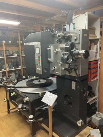 Bauer U4 - 35mm/70mm projector  beschikbaar voor biedingen