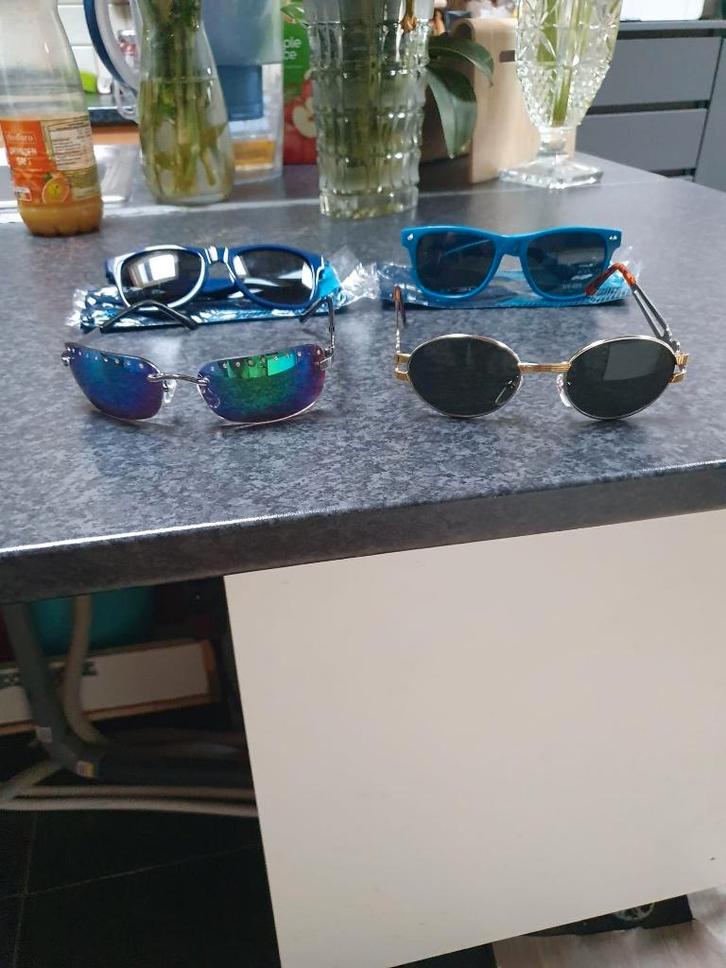 perfecte staat 4- zonnebrillen, Handtassen en Accessoires, Zonnebrillen en Brillen | Heren, Zo goed als nieuw, Zonnebril, Ophalen of Verzenden