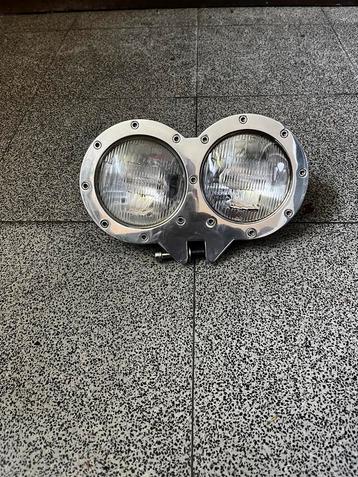Dubbel koplamp beschikbaar voor biedingen
