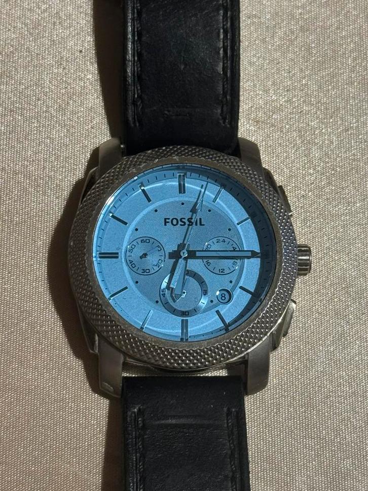 Montre Fossil Chronographe – Bracelet cuir noir, Bijoux, Sacs & Beauté, Montres | Hommes, Comme neuf, Acier, Cuir, Enlèvement ou Envoi