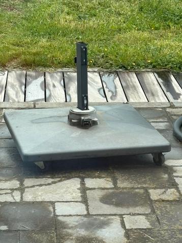 Garden Plus betonnen paraplubak met wielen beschikbaar voor biedingen