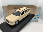 Taxi break Mercedes-Benz Classe E W124 1994 - MiniChamps, Hobby & Loisirs créatifs, Voitures miniatures | 1:43, MiniChamps, Voiture