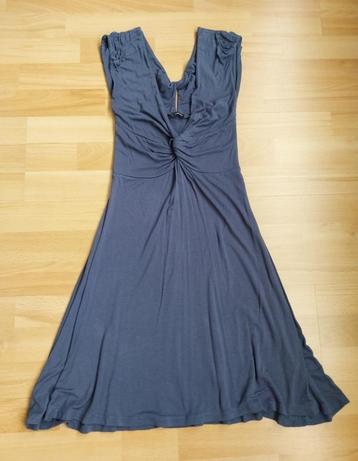 Blauw kleed beschikbaar voor biedingen