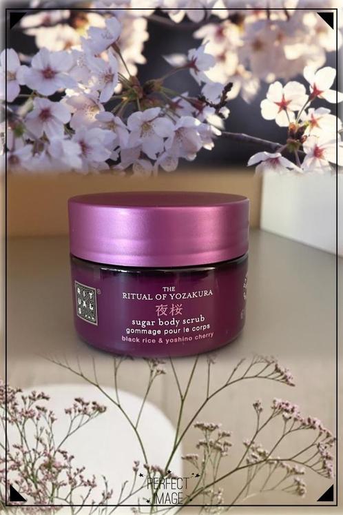 Reinigende en exfoliërende lichaamsscrub van Rituals, Handtassen en Accessoires, Uiterlijk | Lichaamsverzorging, Nieuw, Bodylotion, Crème of Olie