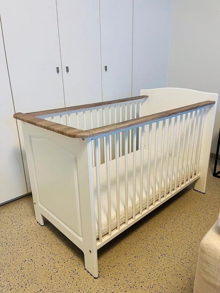Baby bed, Kinderen en Baby's, Kinderkamer | Complete kinderkamers, Gebruikt, Jongetje of Meisje, Ophalen