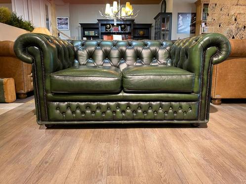Gave Originele engelse 2 zits chesterfield bank groen, Antiek en Kunst, Antiek | Meubels | Stoelen en Sofa's, Ophalen of Verzenden