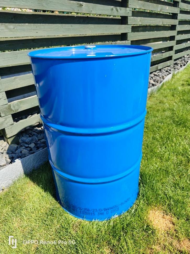 Baril en acier de 200 L avec bouchon à vis., Jardin & Terrasse, Barils de pluie, Comme neuf, Métal, 150 litres ou plus, Enlèvement