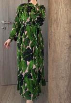 Te koop: mooie jurk, Kleding | Dames, Jurken, Geel, Zo goed als nieuw, Onder de knie, Ophalen