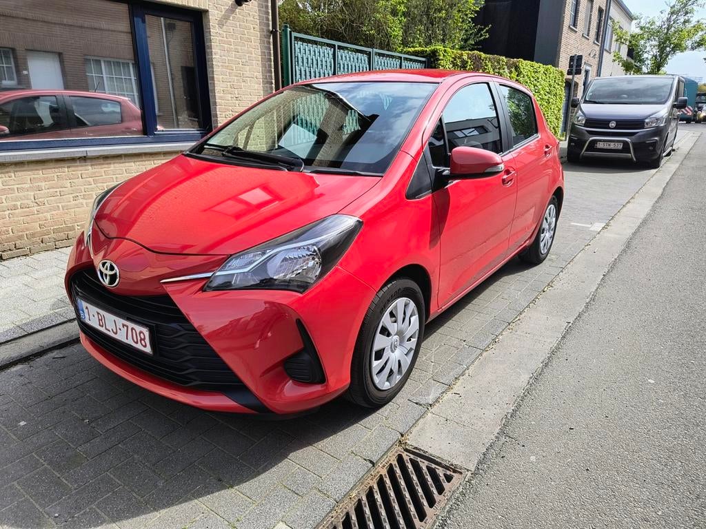 Toyota Yaris, Stof, Zwart, Handgeschakeld, Particulier