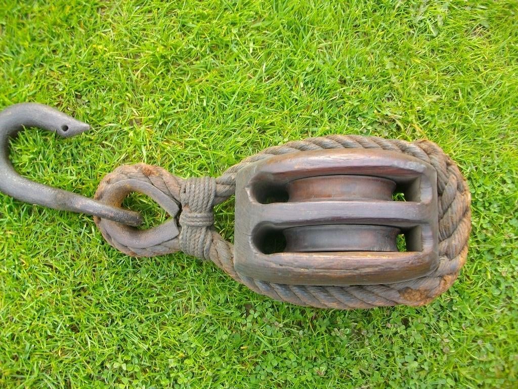 Poulie, Antiquités & Art, Enlèvement