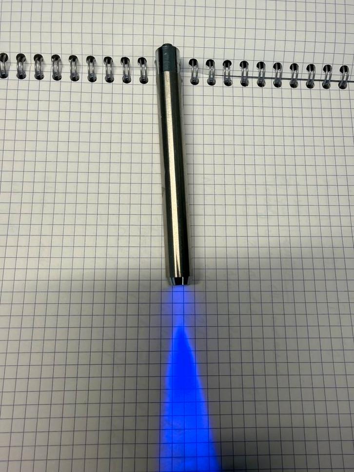 Stylo à lumière UV/lumière noire, Collections, Stylos, Comme neuf, Enlèvement ou Envoi