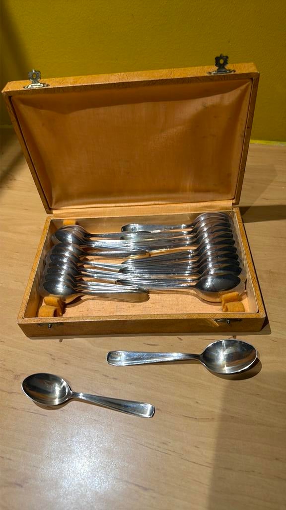 Coffret de 12 cuillères à café et 12 à thé, Enlèvement ou Envoi