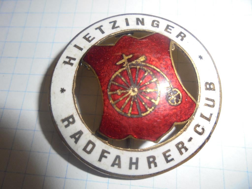 email pin hoge bi fietsclub hietzinger emaille speldje, Verzamelen, Speldjes, Pins en Buttons, Gebruikt, Speldje of Pin, Transport