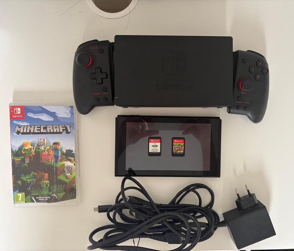 Nintendo Switch V2 + Hori Split Pad pro, câbles et jeux !, Consoles de jeu & Jeux vidéo, Consoles de jeu | Nintendo Switch, Comme neuf