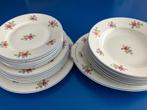 Bordenset Porcelaine Cerabel, Antiek en Kunst, Ophalen