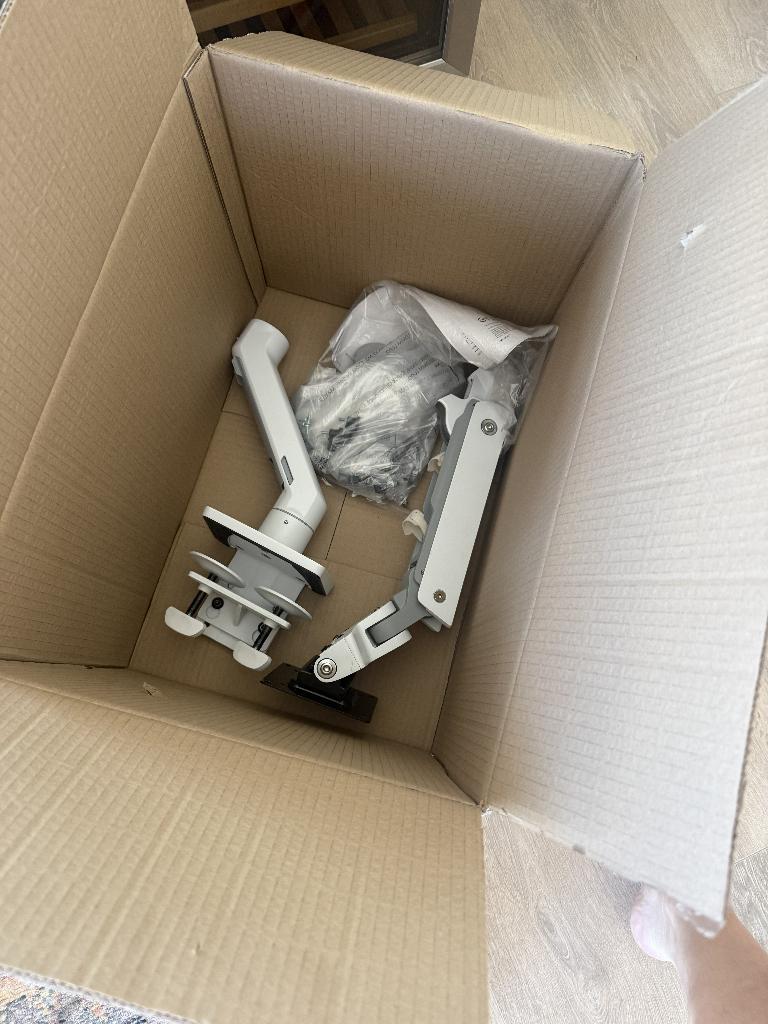 Ergotron HX Desk Monitor Arm Wit, Computers en Software, Ophalen, Zo goed als nieuw