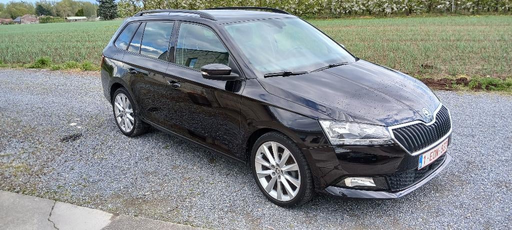 SKODA FABIA, Ambition, noire, station, 02/20, Achat, Euro 6, Boîte manuelle, Entretenue par le concessionnaire