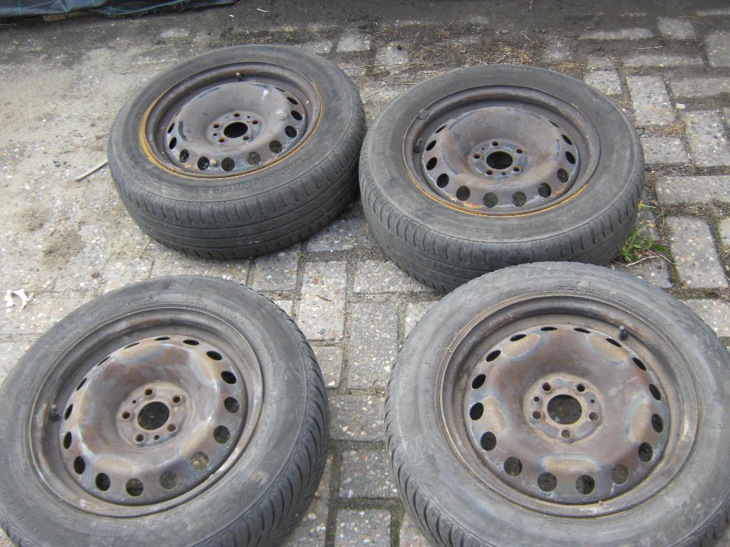 4 velgen met banden Opel astra Combo meriva 5x110 185/65/r15, Auto diversen, Wieldoppen, Ophalen, Gebruikt
