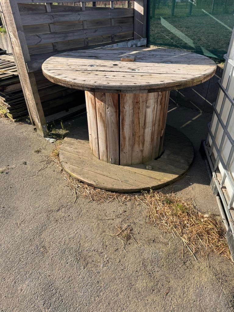 Grote houten haspel, Ophalen, Zo goed als nieuw