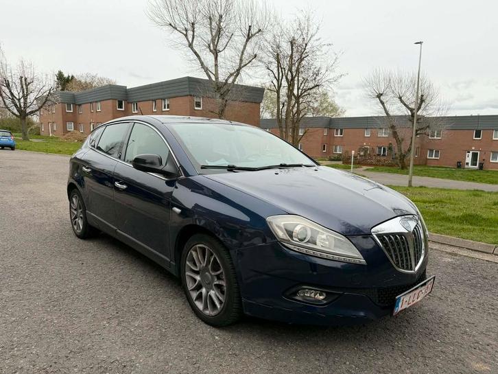 Lancia Delta 1.6 multijet Boite automatique / 2011 euro5, Autos, Lancia, Particulier, Delta, Airbags, Air conditionné, Feux de virage