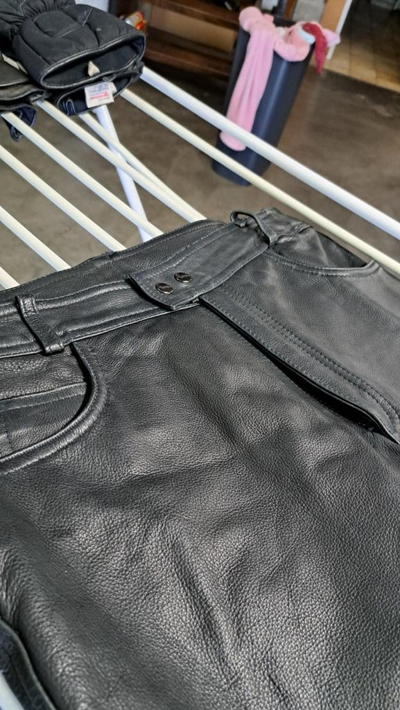 2 motorbroeken ( medium/ large) en nog meer, Motoren, Kleding | Motorkleding, Dames, Heren, Ophalen