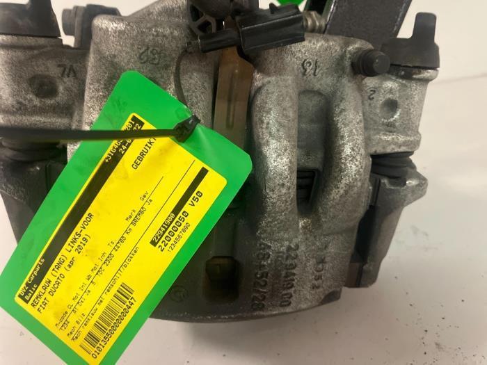 Remklauw (Tang) links-voor van een Fiat Ducato, Autos : Pièces & Accessoires, Freins & Transmission, Fiat, Utilisé, 3 mois de garantie