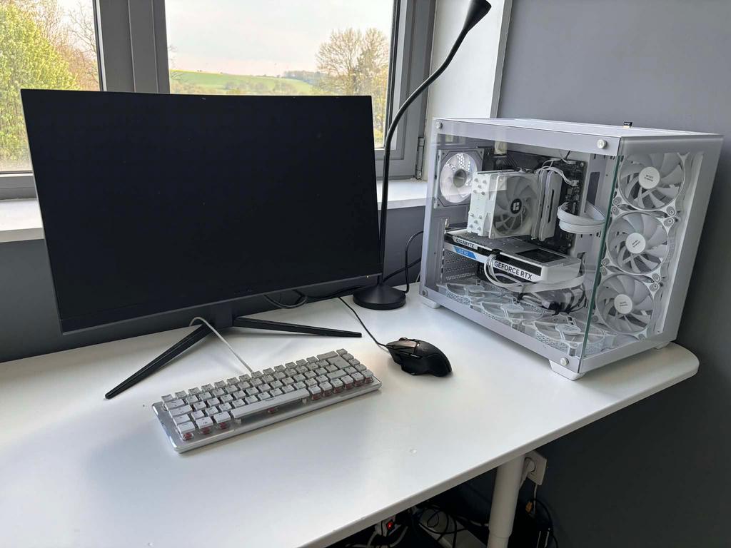 PC Gamer Full White RGB + Setup complet, Computers en Software, Overige Computers en Software, Zo goed als nieuw, Ophalen