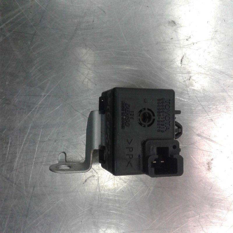 RELAIS Corolla Verso (R10 / 11) (|8665013010|1689003570|), Auto-onderdelen, Elektronica en Kabels, Toyota, Gebruikt