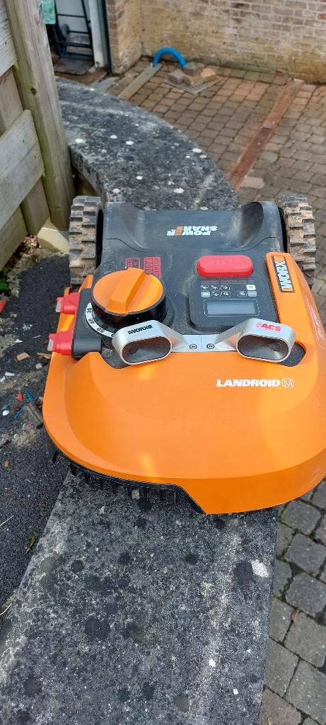 Robotmaaier Worx Landroid M700, Jardin & Terrasse, Tondeuses robotisées, Comme neuf, Moins de 20 cm, Avec capteur de pluie, Contrôlable via l'application