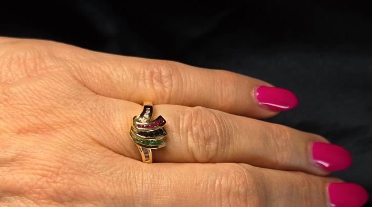 Gouden Vintage ring met edelstenen en diamant. 2026/147., Handtassen en Accessoires, Antieke sieraden, Ring, Goud, Met edelsteen