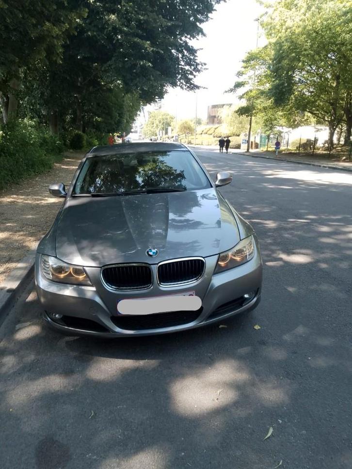 Bmw 318i E90 Essence Euro 5  année fin 2009, Auto's, BMW, Particulier, Elektrische stoelverstelling, Benzine, Euro 5, Automaat